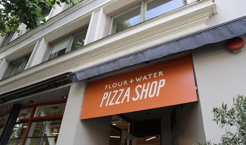 Office Flourand Water Pizzeria 9