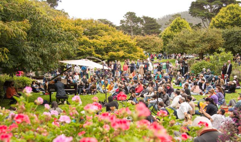 Office Gardensof Golden Gate Park SF Botanical Garden Flower Piano Event Crowd